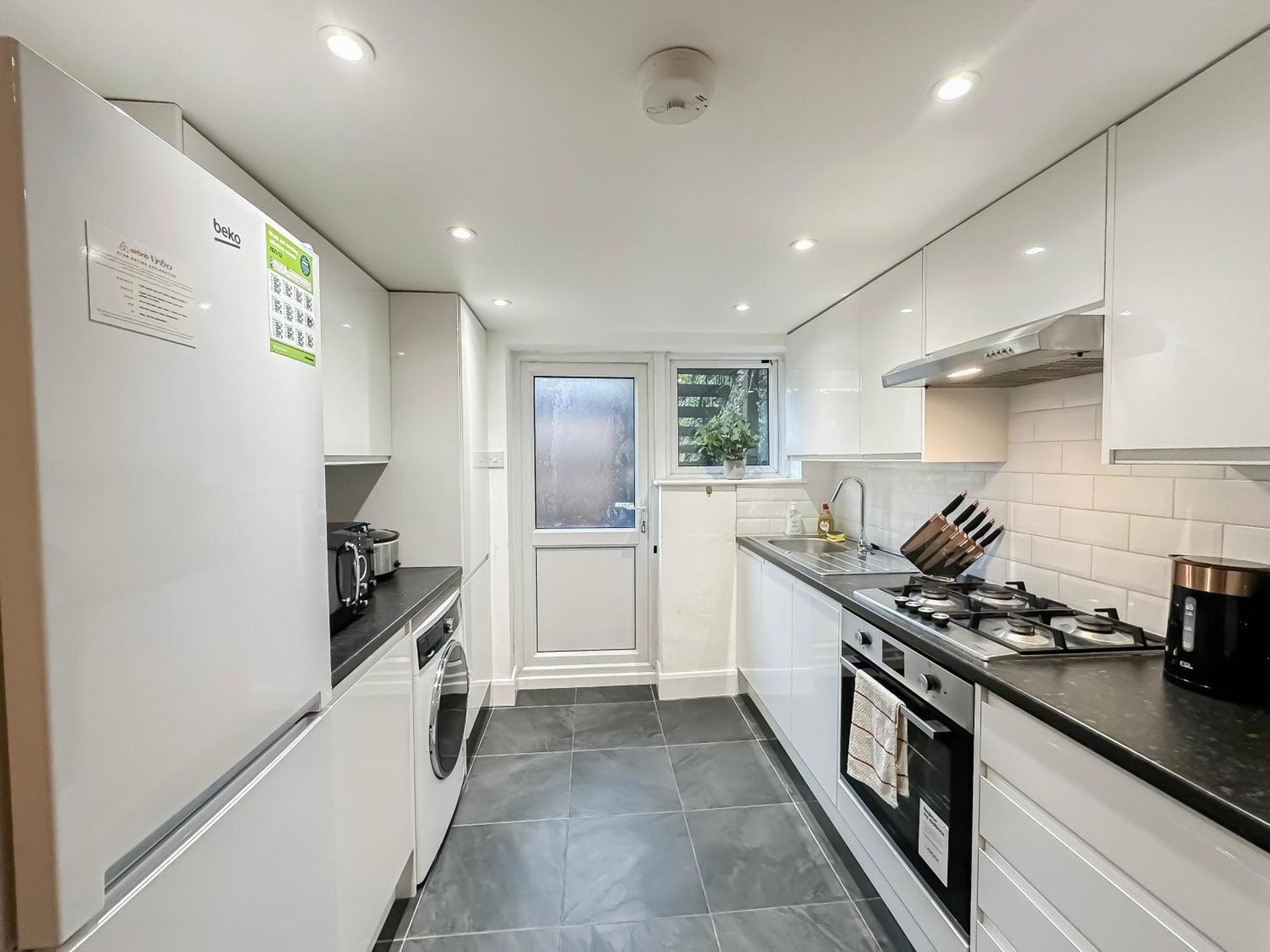 Apartment 1-bedroom Flat With Small Garden & Paid Parking In Finsbury Park, Highbury
